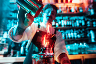 Un cocktail flambé facilement